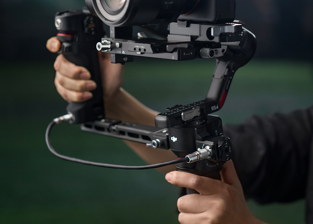 DJI RS 4 スタビライザー 縦向き撮影 大容量バッテリー DJI Ronin Stabilizers 4 一眼レフ用ジンバル |  スマート家電／IoTを進めるならトレテク公式通販サイト