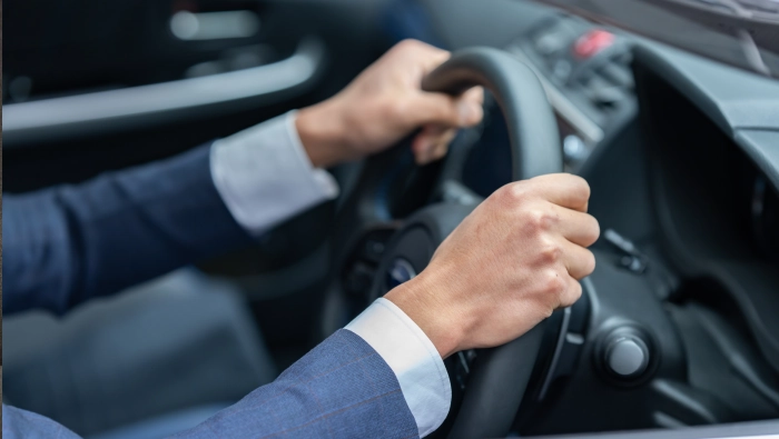 【マイカー通勤の悩み解決】スマートフォンの充電問題＆キーの紛失を防ぐ便利アイテム3選